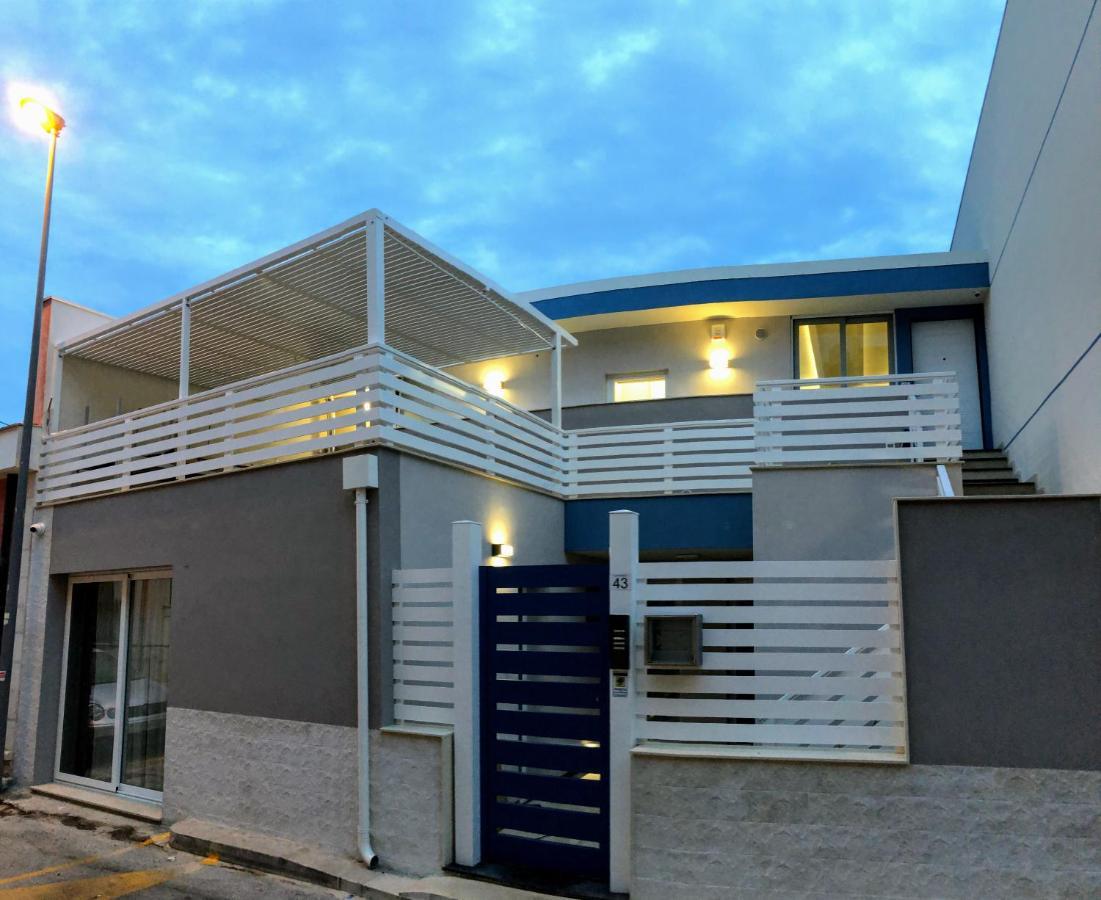 Casa Med Lägenhet Marina di Ragusa Exteriör bild
