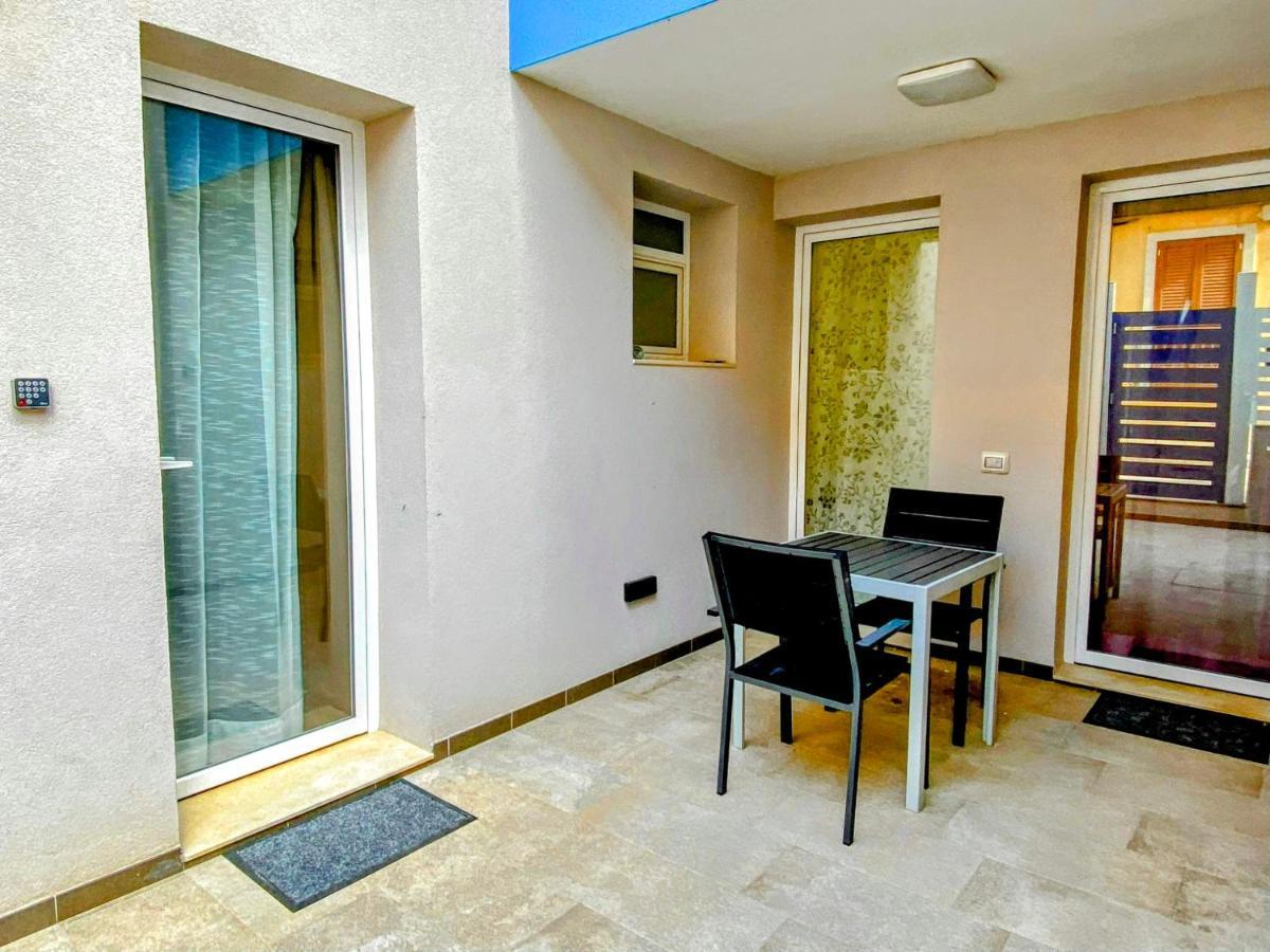 Casa Med Lägenhet Marina di Ragusa Exteriör bild